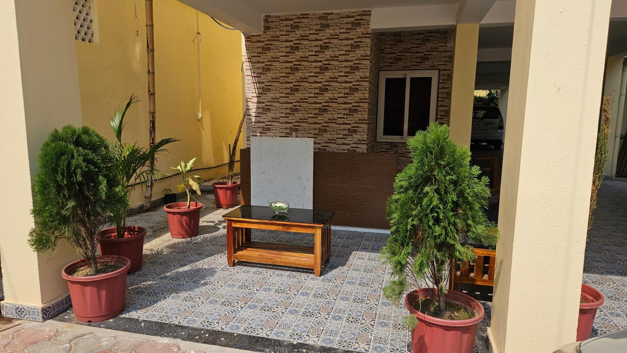 Vensa Homestay Puri Bagian luar foto